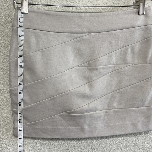 EXPRESS Beige Skirt - Picture 3 of 7